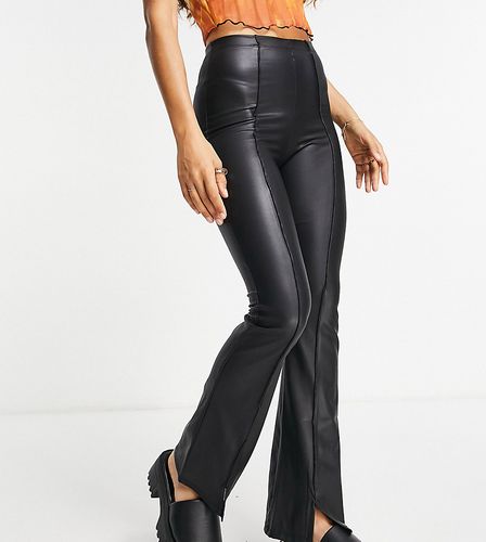 Petite - Pantaloni a zampa con spacco frontale effetto bagnato, colore nero