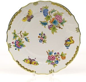 Queen Victoria Dinner Plate