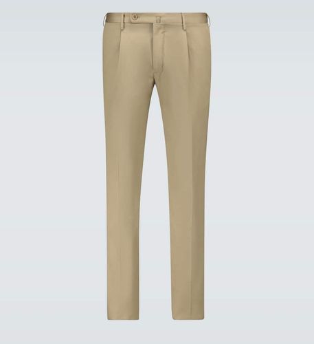 Single-pleated chino pants