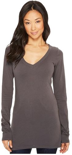 Fitted V-Neck Tee (Raven) Women's Long Sleeve Pullover