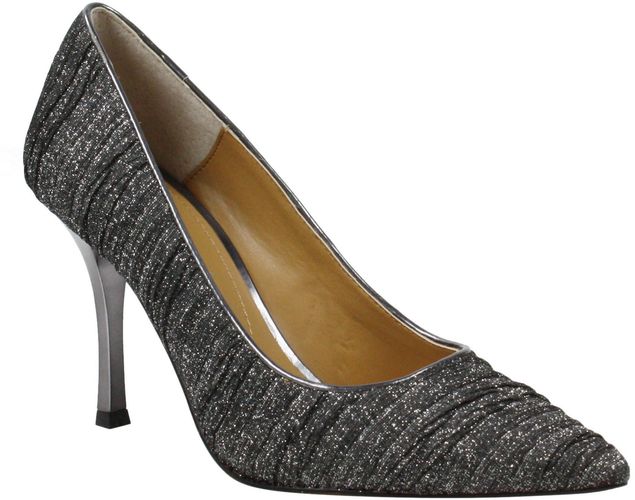 Ginesia Crystal Embellished Pointed Toe Pump