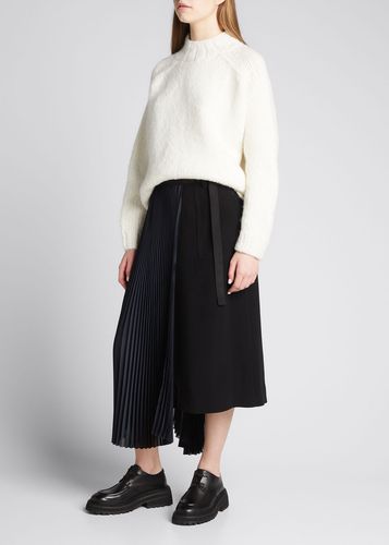 Pleated Side Suiting Bermuda Shorts